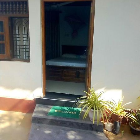 Nethmi Rooms Negombo Extérieur photo
