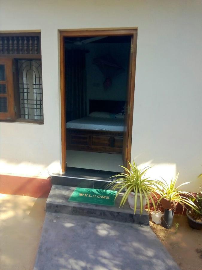Nethmi Rooms Negombo Extérieur photo